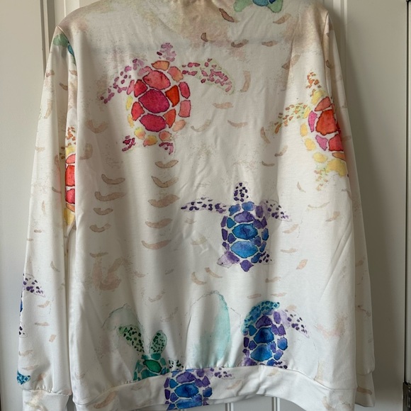 White top with turtles print -Large NWOT - Picture 5 of 9